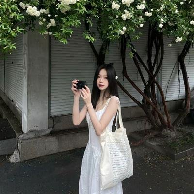 葛洛莉亚·贝尔